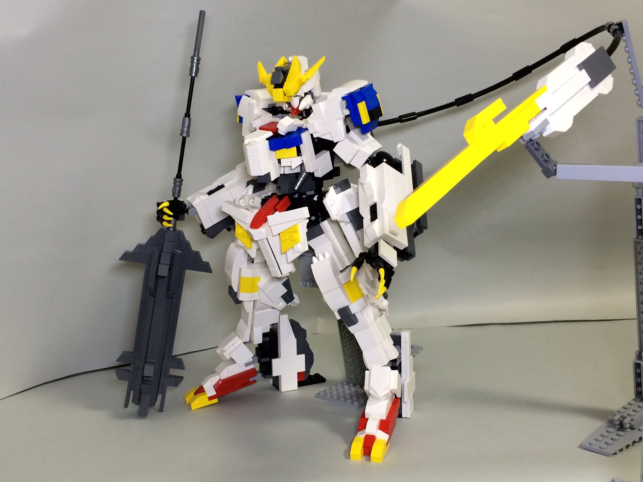 七日坊主 レゴブロックで 機動戦士ガンダム鉄血のオルフェンズより主人公 三日月 オーガスの搭乗機 ガンダム バルバトスルプスレクス を作りました Lego ガンダム レゴロボ G Tekketsu Gundam レゴ T Co Oisichfewk Twitter