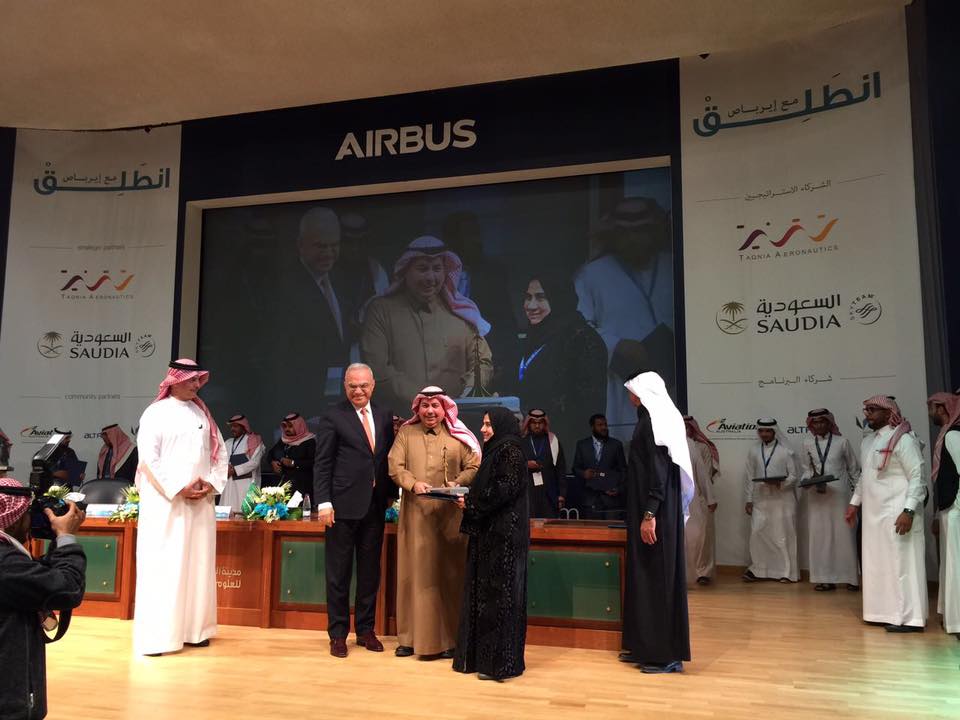 entaliq's tweet photo. Congratulations to our 1st place winner! Mohamad Ghulam (represented by his mother due to him studying in the US)#EntaliqWithAirbus https://t.co/n2u6CNU9mt
