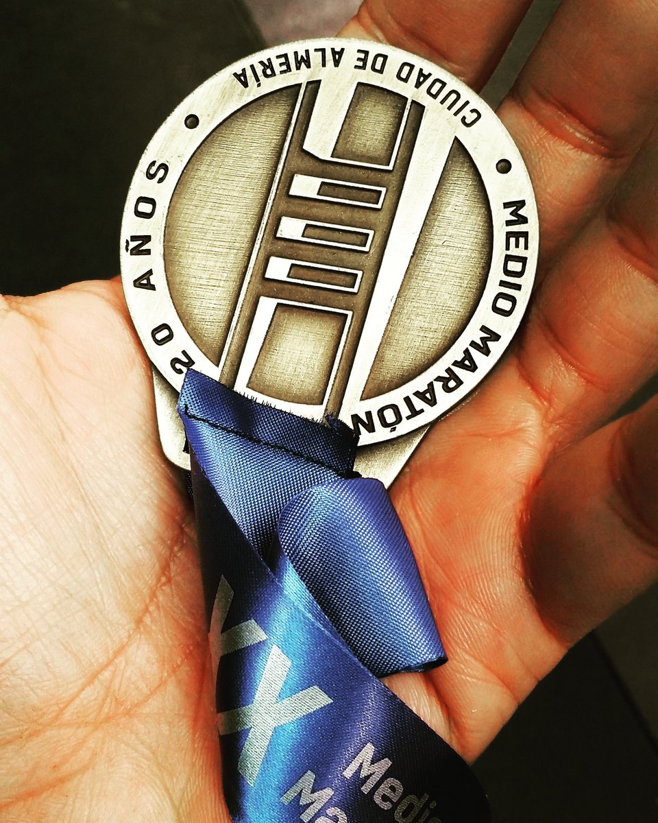 MoveTheFeet's tweet photo. #Finisher de la #MediaMaratón de #Almería. Ahora toca ponerse a entrenar para mejorar tiempo. #Blogger #Sport #Running. https://t.co/w9Of0ixUog