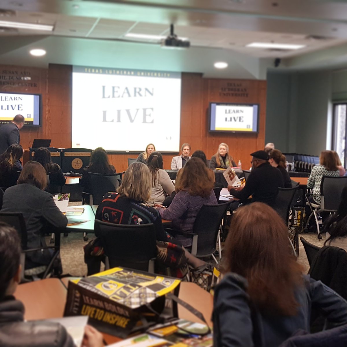 LYONtommy1872's tweet photo. #TX3step #counselorcampusvisit #facultypanel #faculty #QandA #tlu #tlubulldogs #tlutommy #bulldogbound2017 #TLU21 https://t.co/kVyXq1bD5N