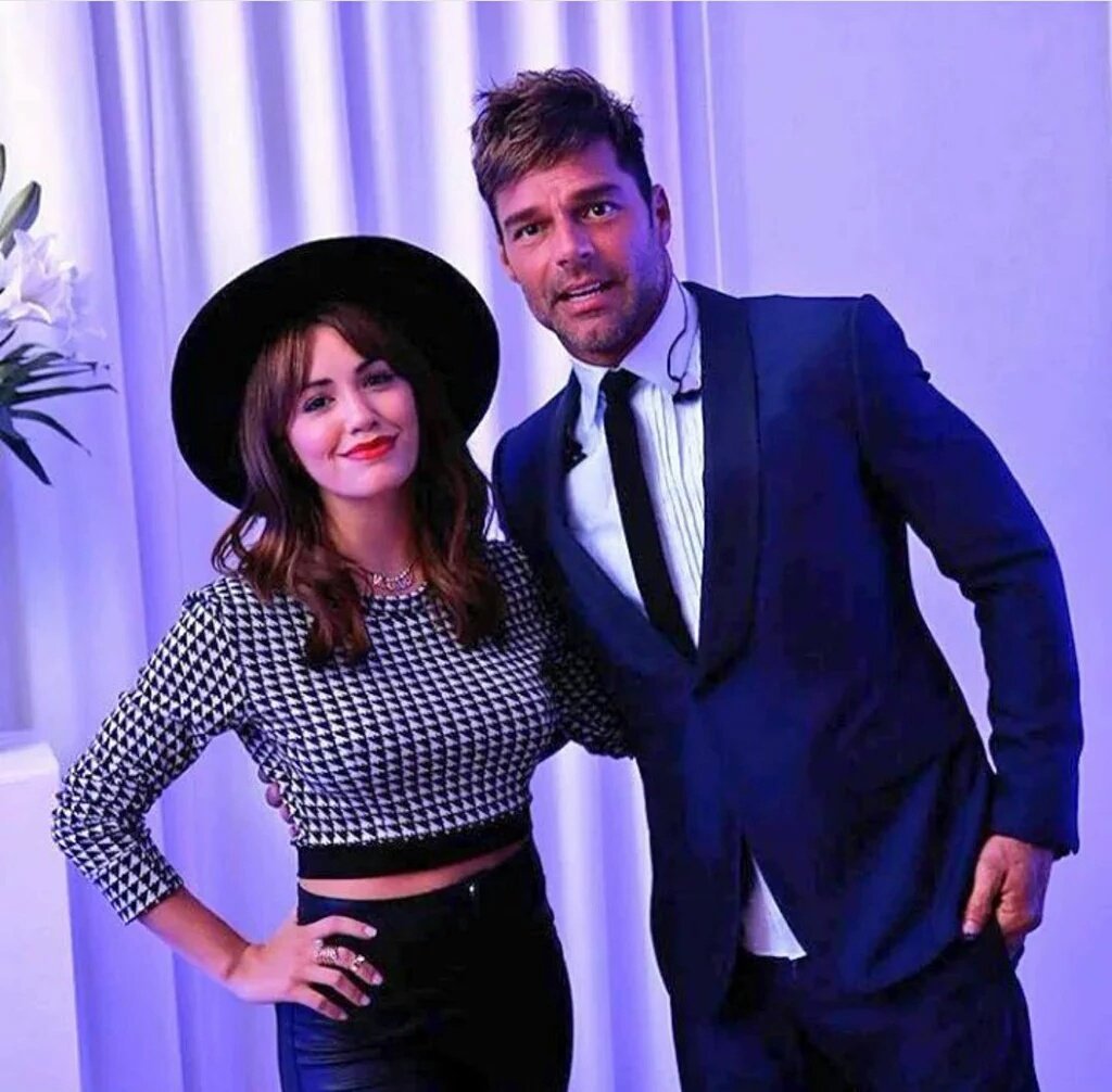 LaliPromotion's tweet photo. setenta 
#KCAEstrellaLatina #Lali https://t.co/KnZ5Zrr5zl