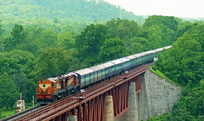 Grinding rail ways china. Пассажирский поезд go rail эстония. Укрзализныця рельсы. Пассажирский поезд go rail эстония. Railway go.