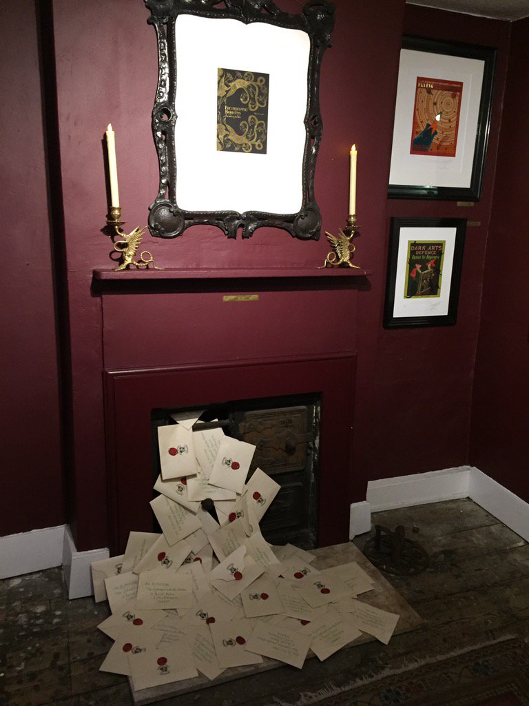 _artandmind's tweet photo. Definitely worth a visit for potter fans &amp; graphic artists alike! ⚡️👏🏼 #minalima #houseofminalima https://t.co/ns5F5tgjjq