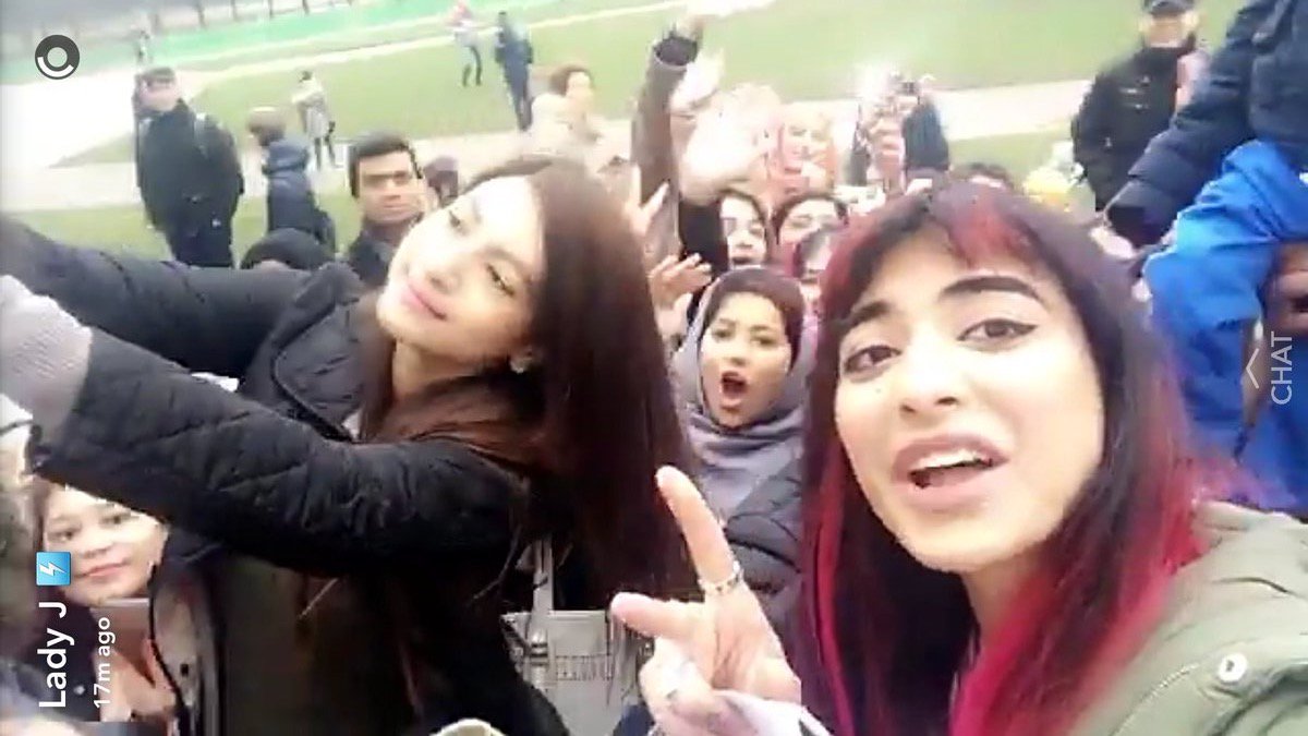 BizAsiaLive's tweet photo. Photo: #BiggBoss10 star #BaniJ &amp; #GauaharKhan meet fans at Hyde Park in London https://t.co/4FMMe2KYRU