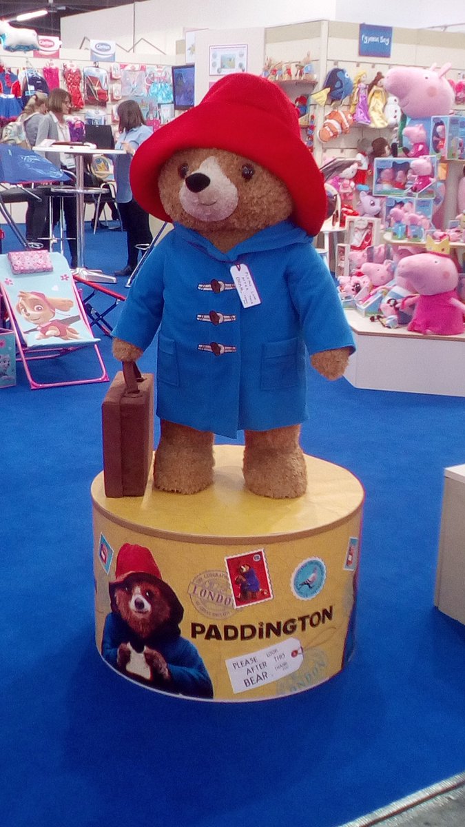 Olala_B's tweet photo. Paddington vous accueille au Salon International du Jouet 2017. Bonne visite! https://t.co/1KYdnzbQkO