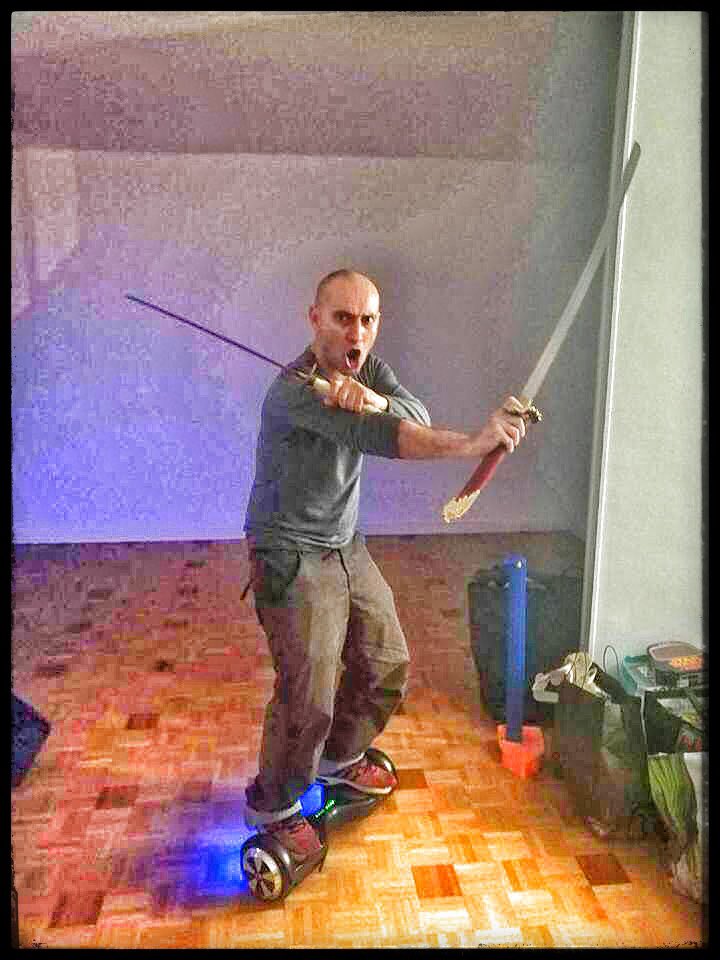 DoubleNumerique's tweet image. Est-ce le dernier #eventdigital à la mode ?
Non, juste une vraie soirée entre amis made in @ArnaudLeRoux ;-)
#HeureuxHomme
👾👧🏻👩🏻👧🏻👩🏻🤹‍♂️🎉💝🥂👍