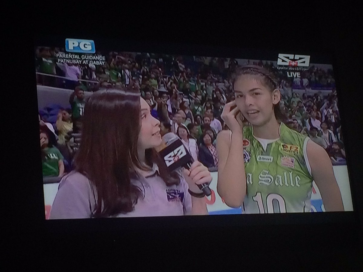 Aranaticssss's tweet photo. POG: @majoybaron Congrats Ladies!! #LockInLaSalle https://t.co/7zEZ4I3QCq