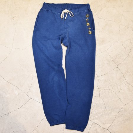 CALDO_CUORE's tweet photo. CUORE上野店からMarbles マーブルズ新作アイテム入荷！！
https://t.co/VFpsquHlT9
#Marbles #マーブルズ #parka #pants #入荷 #cuore #クオーレ
 #cuorenews #クオーレニュース #fashion https://t.co/bRxxeDYmq9