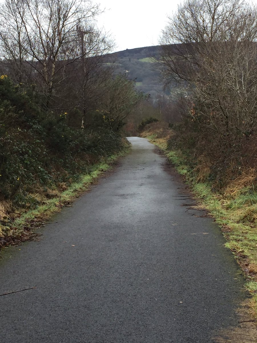 gavinevo9's tweet photo. Cold start this morning but with it! #sundaycycles #swansea #route43 https://t.co/TRWTI050Rc