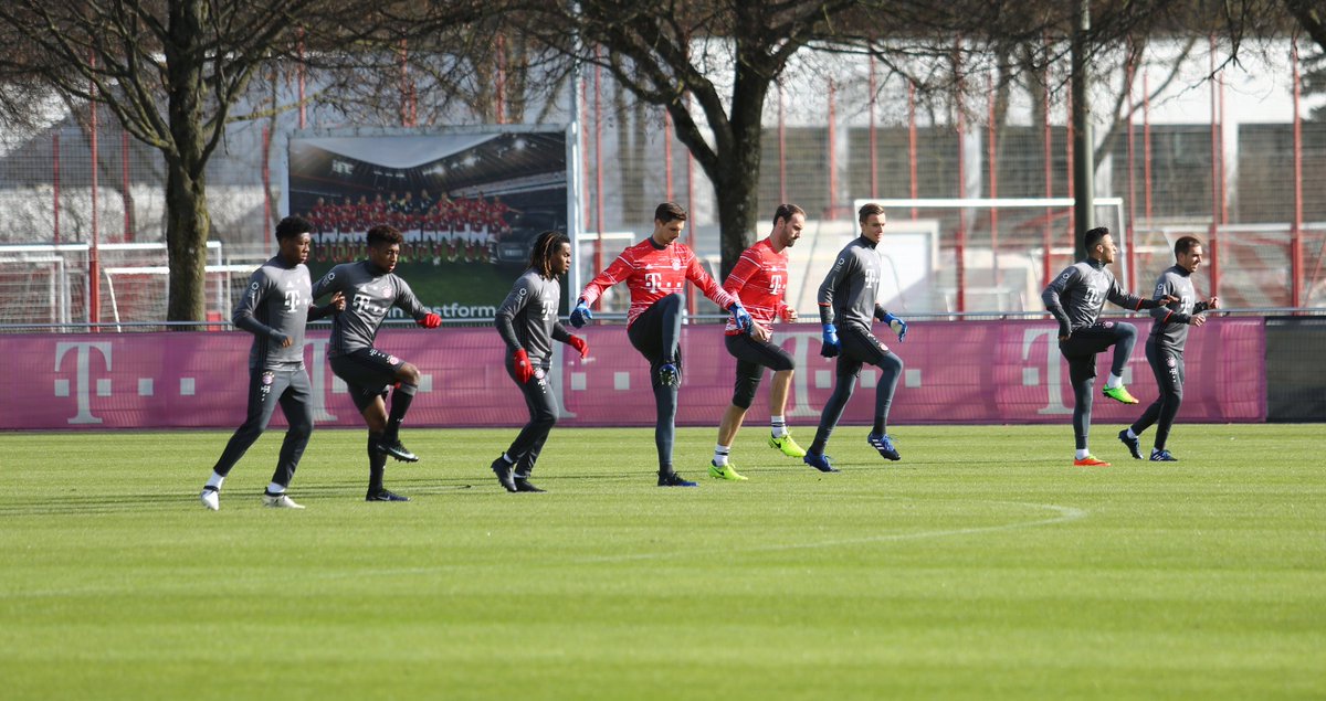 FCBayern's tweet photo. Training an der Säbener am Tag nach #FCBS04. Mittendrin: Jubilar @philipplahm. https://t.co/XQe44DfN5u