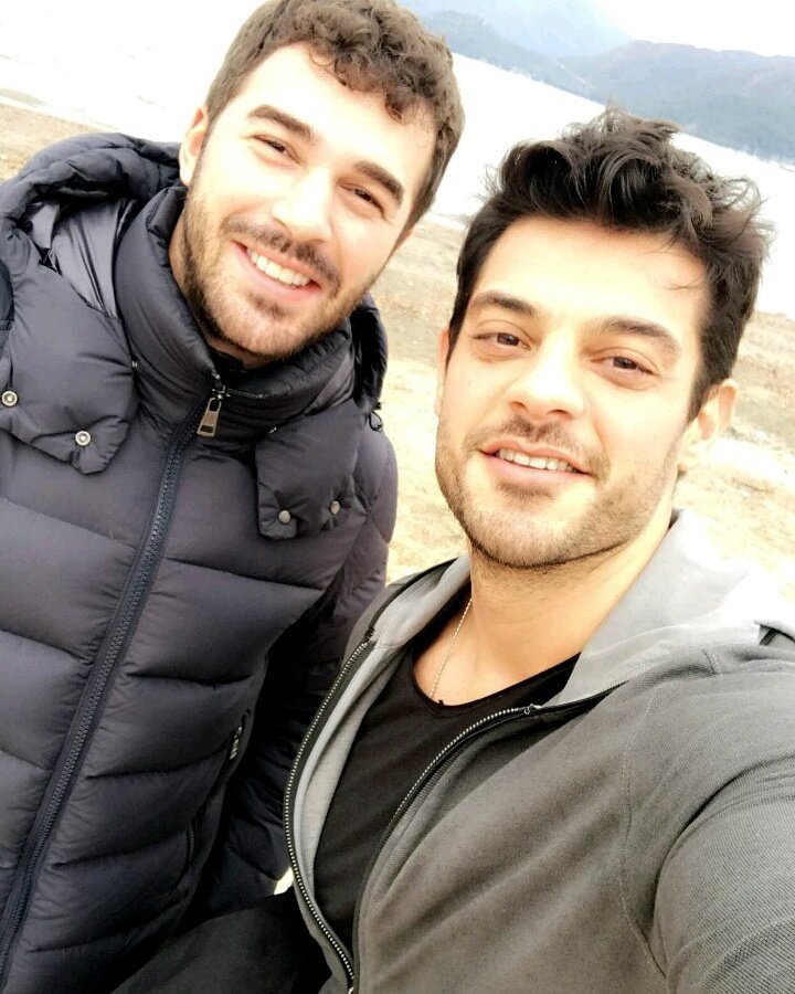 İki yakışıklı kardolar bir araya gelmiş 😍😍😍😊<a href="/yusicim/">YUSUF ÇİM</a> <a href="/MehmetDincerler/">Mehmet Dincerler</a> #mehmetdinçerler #yusufçim #yçfc