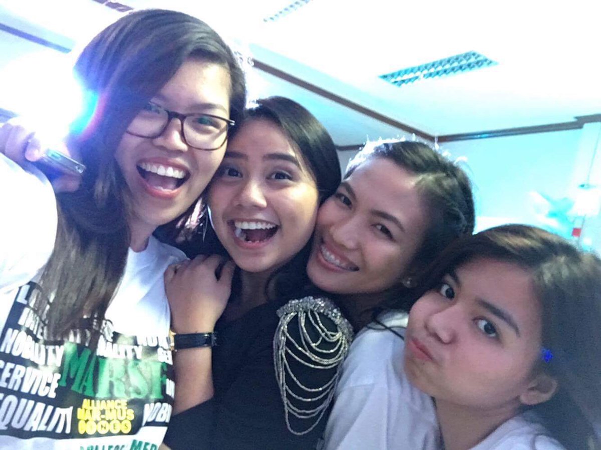 _KDPerry's tweet photo. What a Saturday! Ears, body and heart: happy! #2Deliks #SnP8 #MUSSS 💚💛 #MARSF https://t.co/dhPtBbnjib