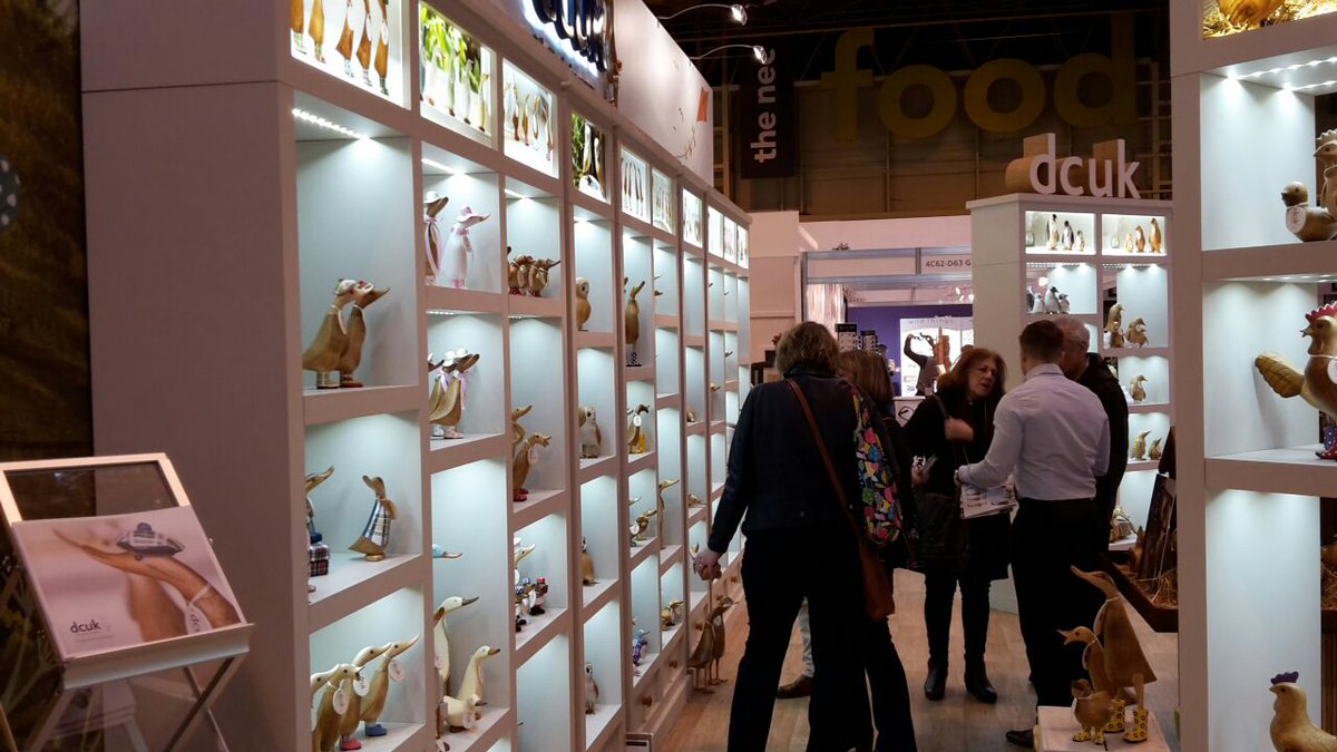 duckcompanyuk's tweet image. Good morning from the @SpringAutFair #SpringFair @thenec. It's been a busy start! Hall 4, Stand 4D62-E63. #dcuk #ducks #owls #penguins