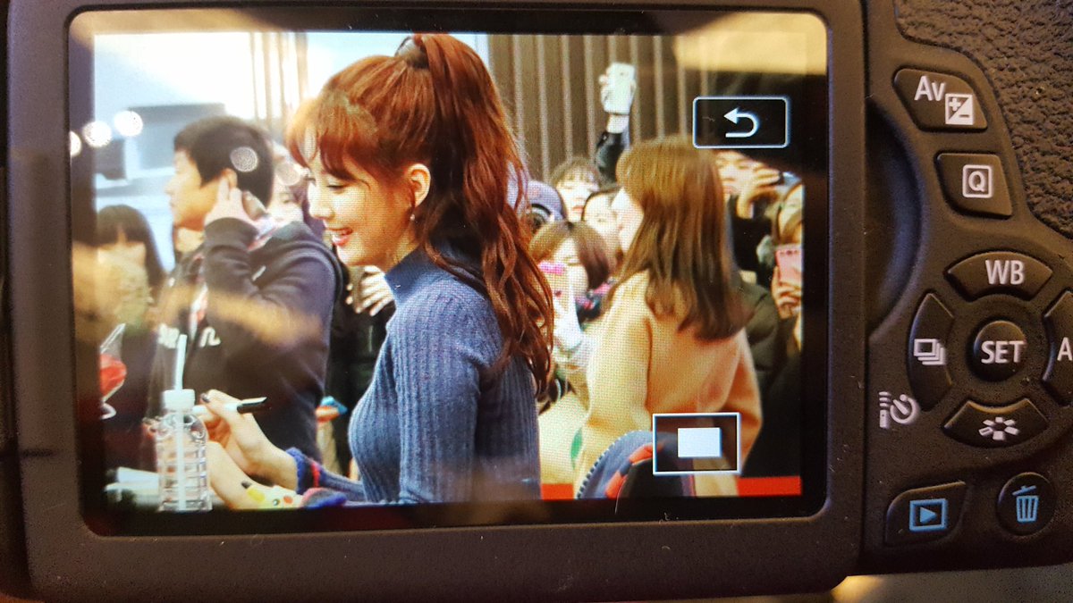 [PIC][05-02-2017]SeoHyun tham dự buổi Fansign cuối cùng cho "Don't Say No" vào tối nay C35VlOMVYAArS83