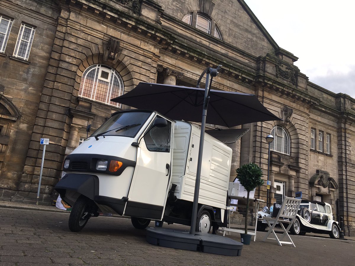 prosecco_van's tweet photo. All set up and ready for @DivaWeddingShow #Stoke #prosecco #macarons #wedding https://t.co/Do4XR1dmxG