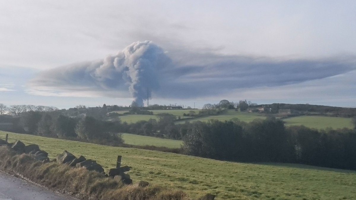 AvanteExpress's tweet image. View of Milton fire from Last Edge. #miltonfire