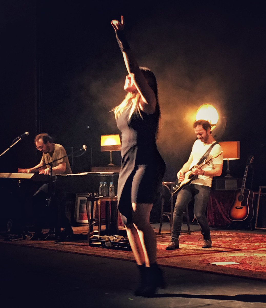laorejadevgogh's tweet photo. Los conciertos en Palma son siempre inolvidables y el de ayer no fue ninguna excepción. ¡Gracias amigos por otra noche mágica! https://t.co/uShrdJOmIx