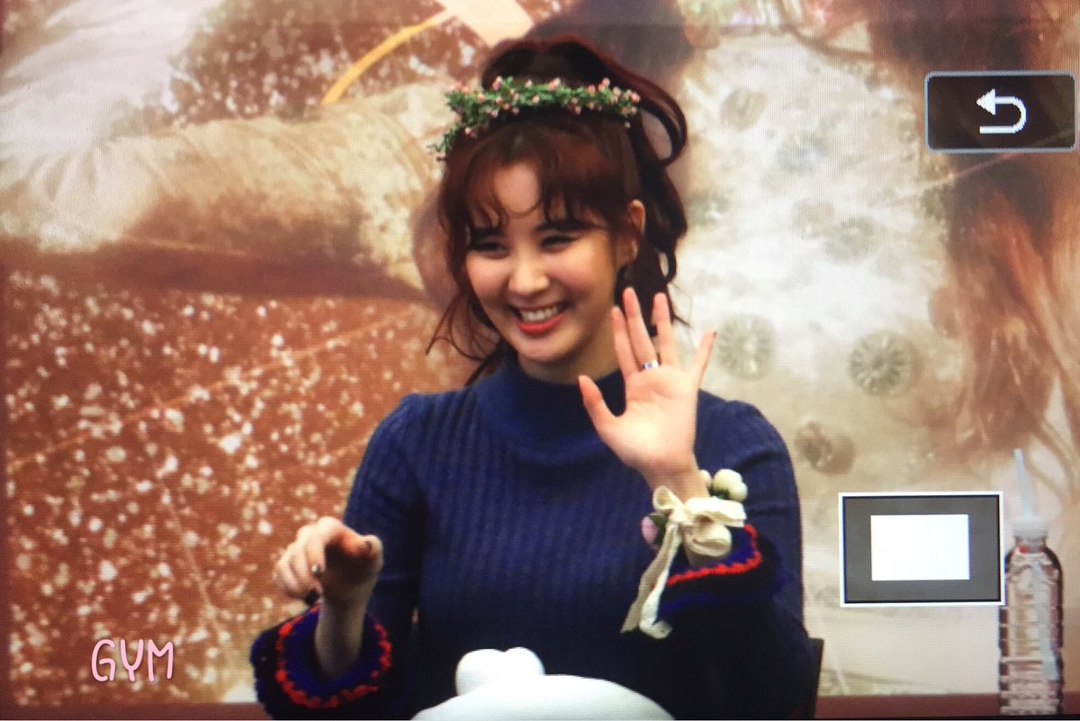 [PIC][05-02-2017]SeoHyun tham dự buổi Fansign cuối cùng cho "Don't Say No" vào tối nay - Page 2 C35Yv_5UcAI_pva