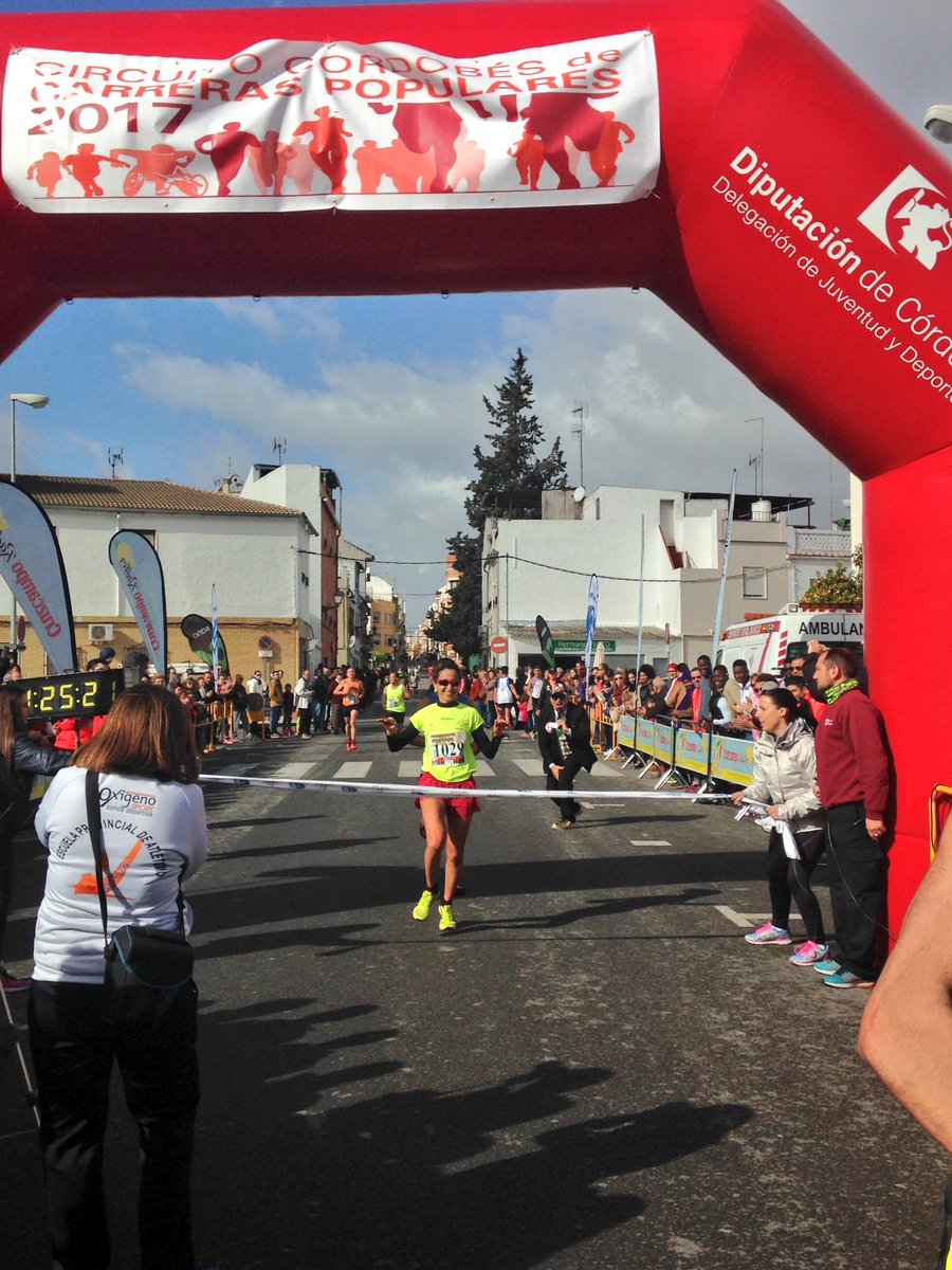 Nazha Macharouh con 1:23:25 alcanza el primer puesto en la meta del <a href="/mediamaratonpg/">MedioMaratónPG</a>