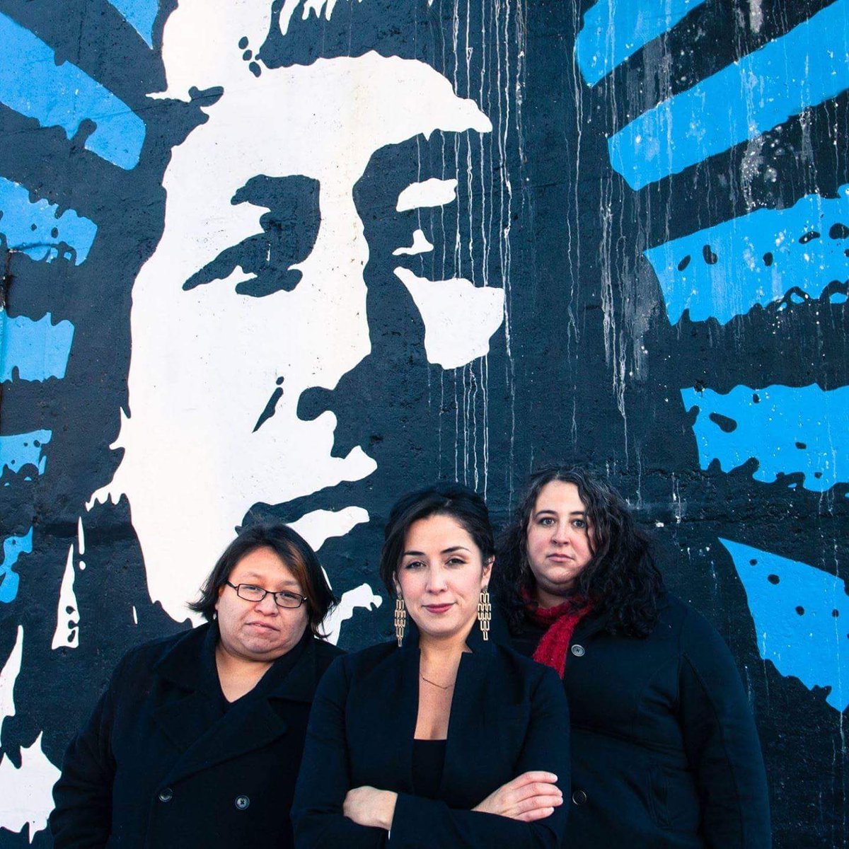 coyahope's tweet photo. I dig this photo. These women are bosses!
#WeReadyWeComing #ImWithAlo
@People4Alondra @aishasgomez https://t.co/5cNwwDdcMt