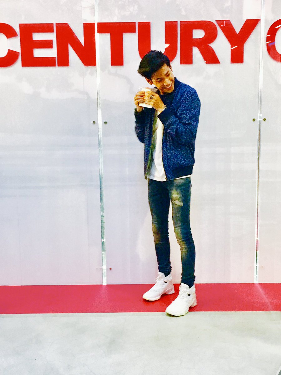 Nugade_27's tweet photo. @stjinx_maya เหมือนสิงจะสงสัย มันไม่มีเสียงอ่ะ เพราะคนละแบบกันคับ เห็นสิงบีบใหญ่เลย หรรษาไปอีกเมนเรา😆😆😆 #SingtoPrachaya #CLUBSINGTO https://t.co/W8zSaTfQnM