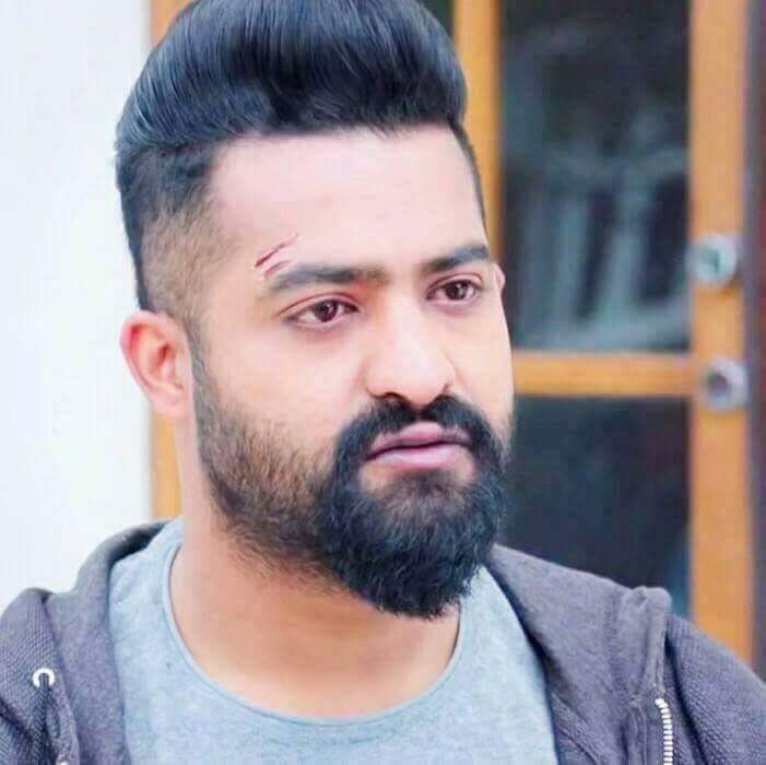 ArjunMarepalli's tweet photo. Always Tollywood badsha https://t.co/3gQyuFPiZY