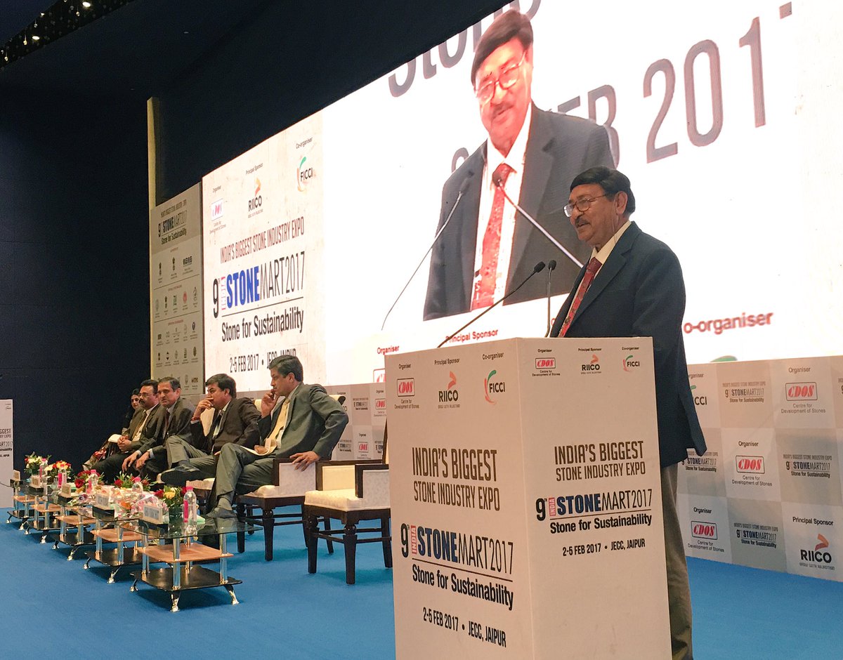 stonemart_india's tweet photo. Shri Ashok Kumar Dhoot VC @cdosofficial addressing the gathering at #IndiaStonemart https://t.co/A5XuFBiEOt