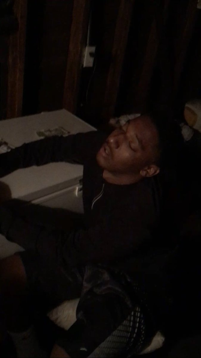 Dr_Cvter's tweet photo. Free my nigga 3rd cuhs this shit still got me sicc cro... my nigga was always shitty 😂😂😭😭 #Free3rd https://t.co/sW0kr0Ta9D