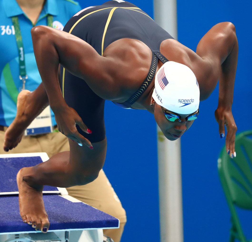 SOLOAquatics's tweet photo. Simone Manuel is diving into Day 3 of the #SYOASprintSpectacular2017! GET READY!
#GoSOLO #CommitToTheProgram #WhatIsMostImportantRightNow https://t.co/hKn5TloRaR