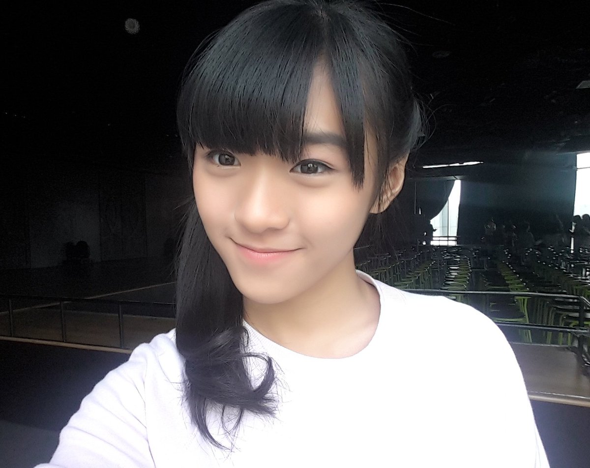 Hallo 😍 <a href="/Celine_JKT48/">Telin</a> apa kabar kalian