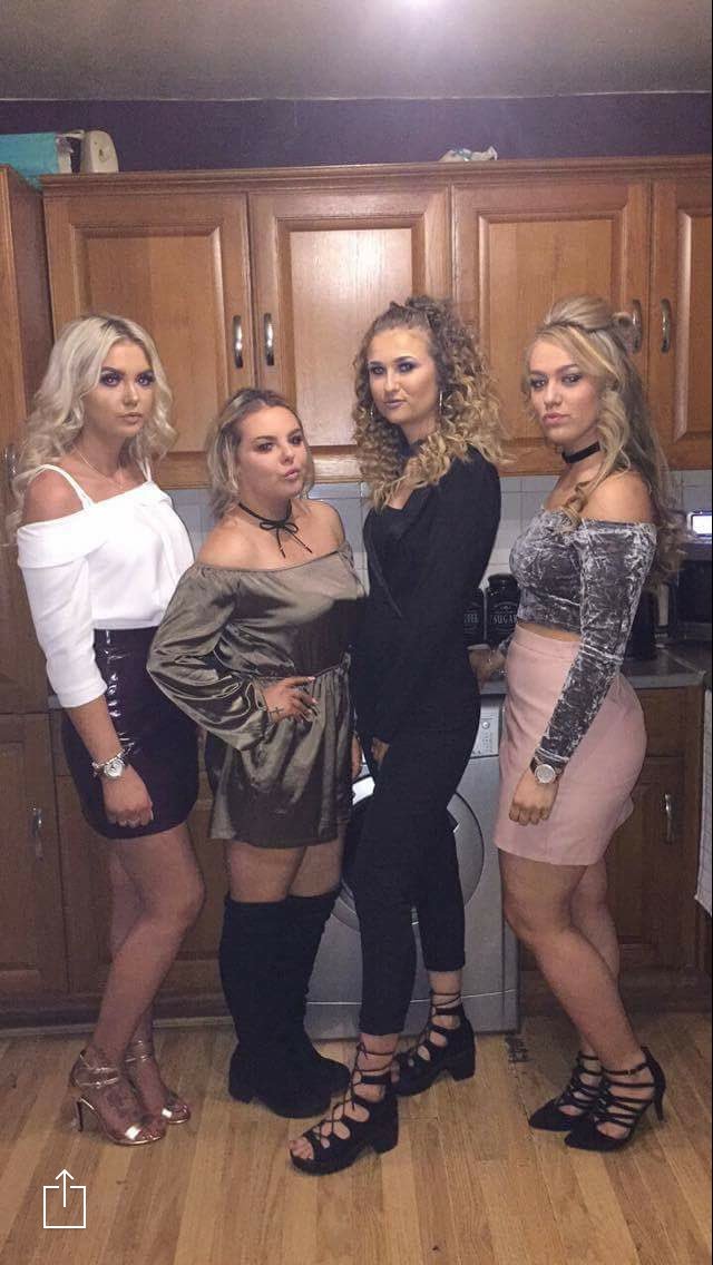 leahatkinson10's tweet photo. LN with my lovelys❤️ https://t.co/N333z0VFho