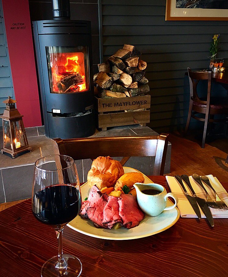Snuggle into your #Sunday &amp; join us for a Scrumptious #Roast #sundayroast #food #wine #pub #fire #cosy #local #love #foodstagram #hampshire