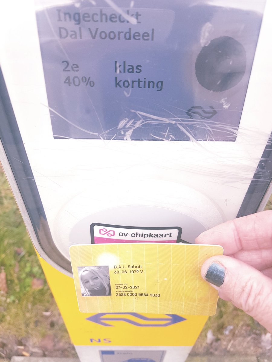 Didischuit's tweet photo. Bedankt #NS voor de persoonlijke benadering 😚. Wie oh wie krijgt er nog meer zijn voorletters in het scherm? 👌 https://t.co/xPLpWiGHKb