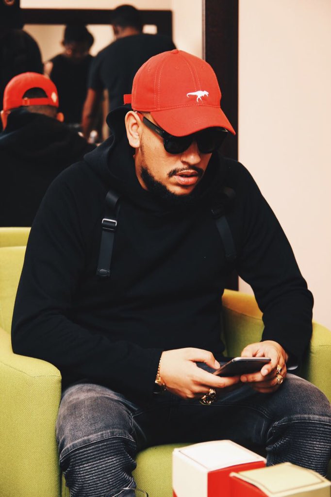 SGOD_ZA's tweet photo. THE WORLD IS YOURS @akaworldwide 📸: @blaq_smith 🇿🇦 https://t.co/y3UaZxnMYF