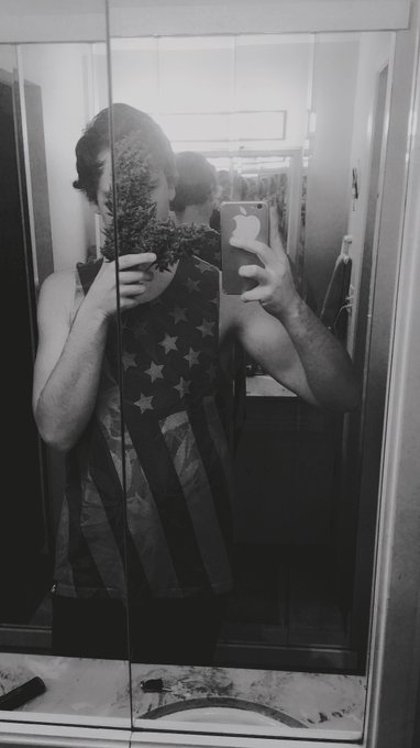 King stays winning 💯🔥 https://t.co/F4GU7q3Dx3