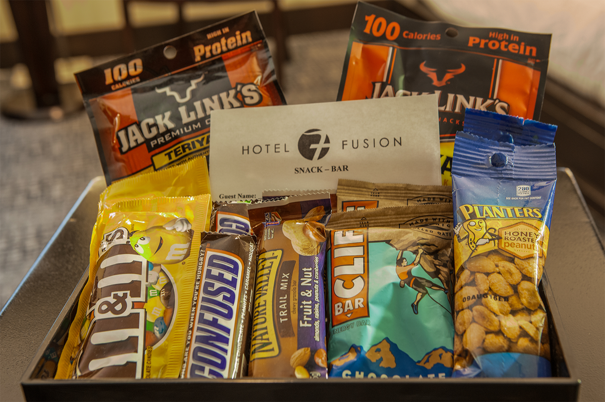 sfhotelfusion's tweet photo. We put snack bars in our guest rooms so you can keep your energy up for epic San Francisco adventures! #HotelFusion #snacktime #staywithus https://t.co/GmUBn752z6