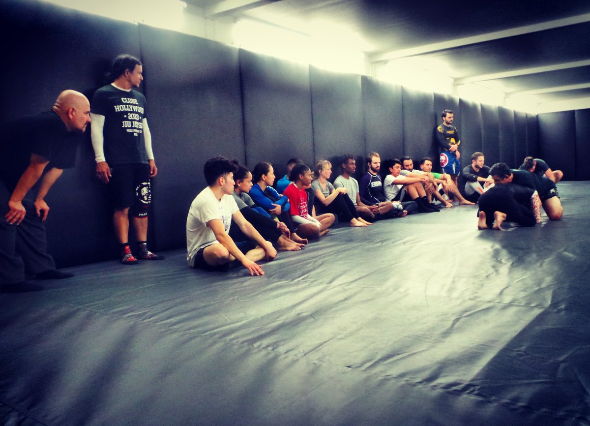 LegendsMMAmc's tweet photo. Wed &amp; Fri 7:30pm Learn from the best #jiujitsu!
#midcityla #usc #hooverst #southla #picounion #dtla #ktown #universityofsoutherncalifornia https://t.co/atDztshqDZ