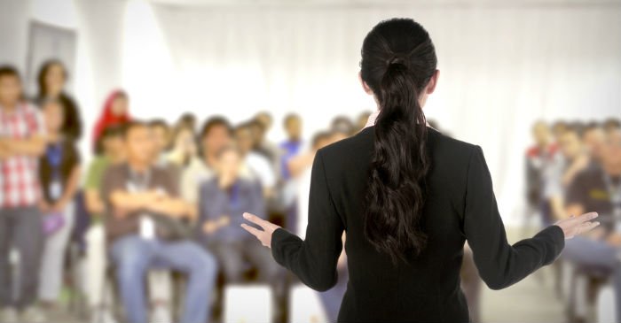 TeenMogul's tweet photo. 7 Tips for Beginner Speakers
@speak_simple @girlceos @teenvestor 
https://t.co/5uxMPhD5zC https://t.co/zDtRx0Mo5A