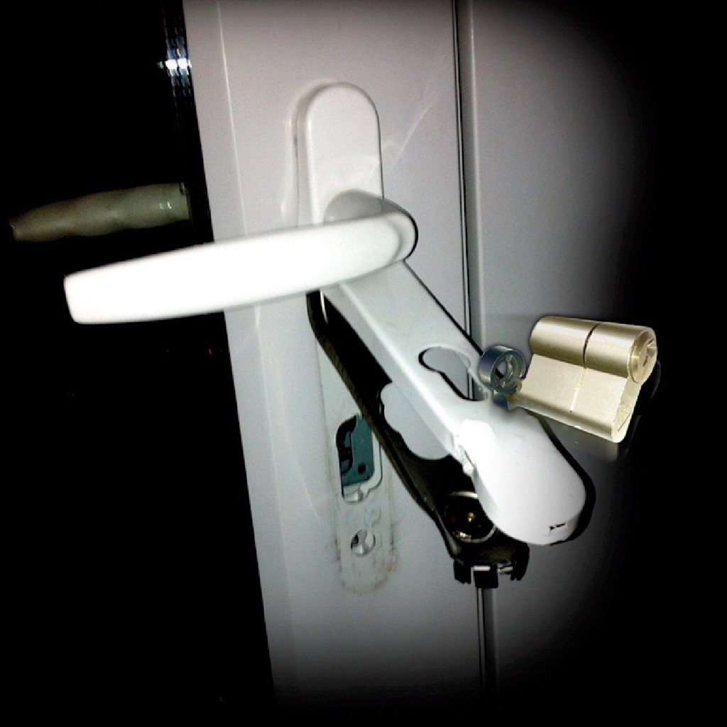 avocetabs's tweet photo. Do you know if your locks can withstand a lock snapping attack? Find out more https://t.co/iA4oYXZqc9 https://t.co/LE6uvBUKJX