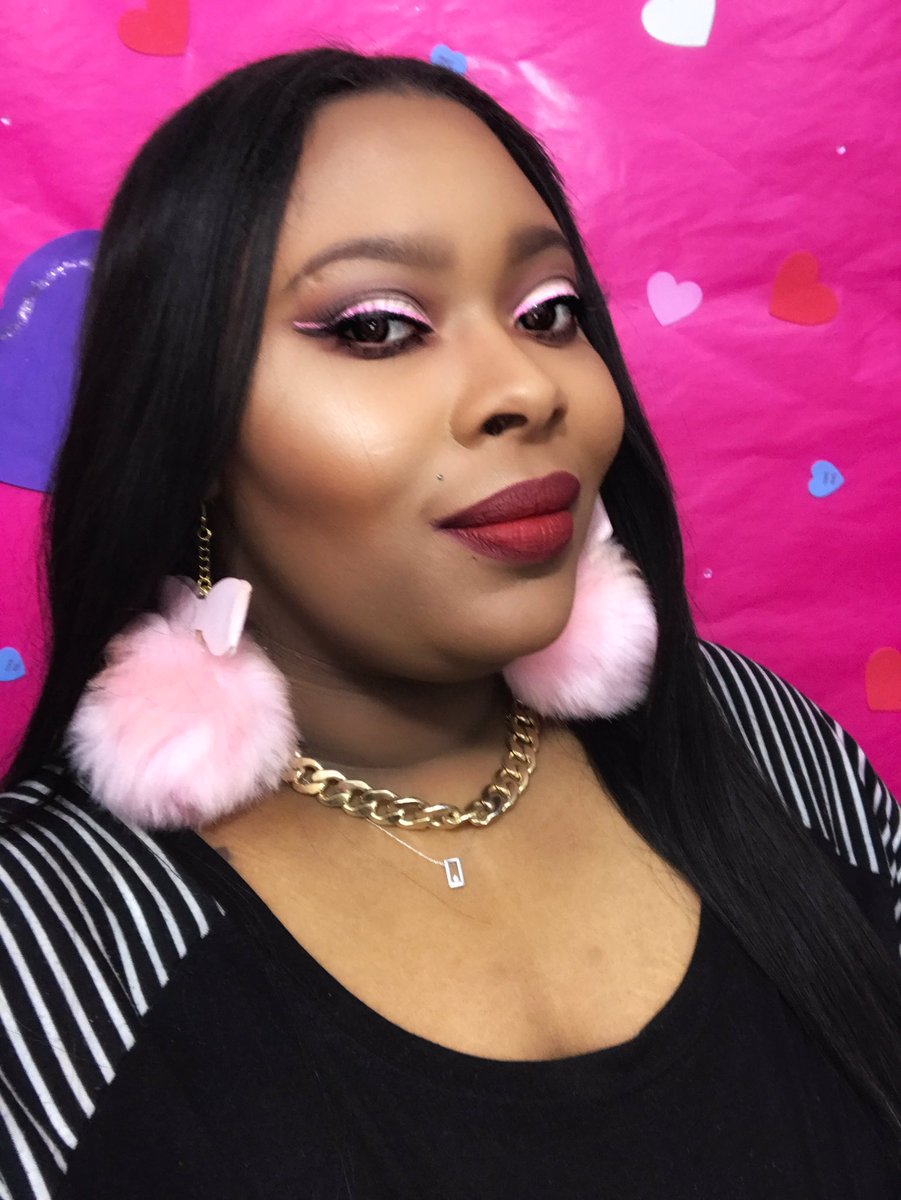 MizBrittneyJay's tweet photo. #vividlinerpink #MATTELINER #modernrenaissancepalette #tarteletteinbloom #californiadreamingpalette #divalipstickbymac #rubywoolipstick 💄💋 https://t.co/U1LZxqLNAL