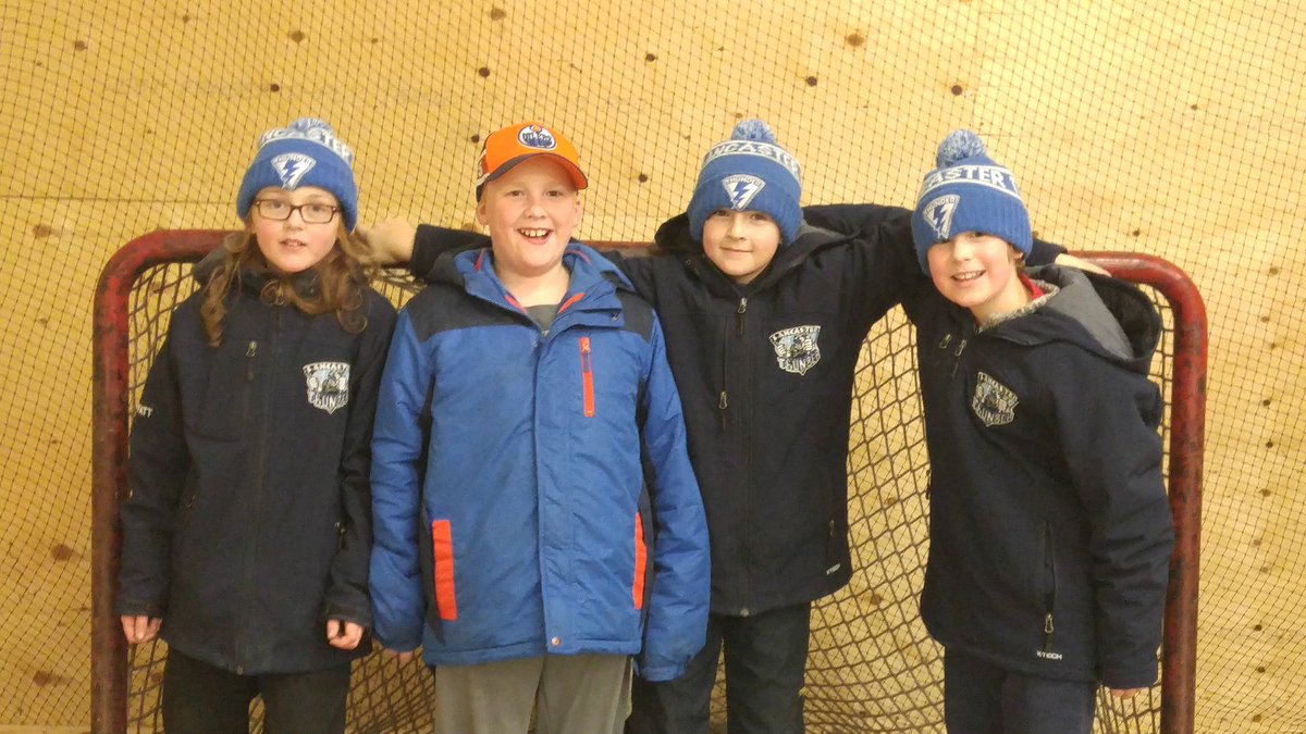 jtea1484's tweet photo. @LMHAThunder @Lestertrophies #LMHASWAG .One of these is not like the other. The kid that is not a goalie or the Knight amongst the Thunder? https://t.co/MP1KklHLz9