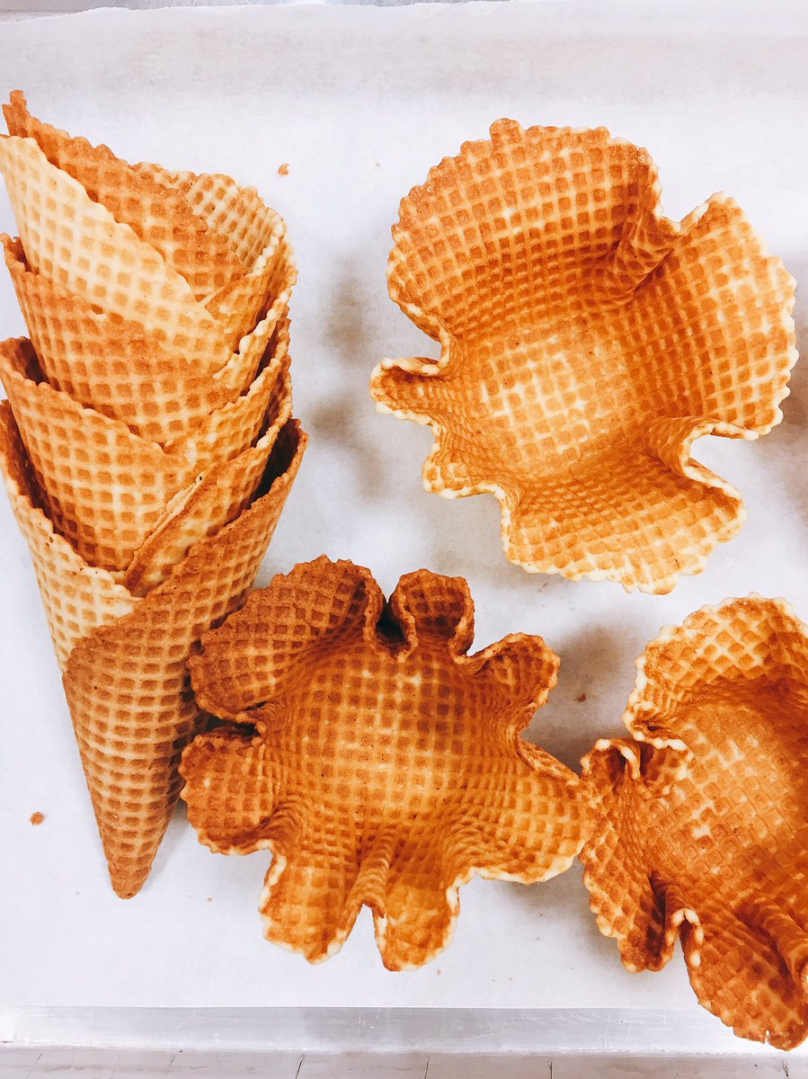 Bessie Blue will be parked today in her Sunday spot, Tip Top Grill, in Bluff Park 12-5! 
🍦Happy Sunday🍦