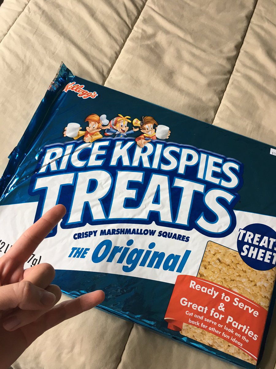 Airforceproud95's tweet photo. 50 RTs and I'll bring this as a snack on my next flight video. (This is a 2lb 3600 calorie Rice Krispie treat) https://t.co/EBTSPbKlbW