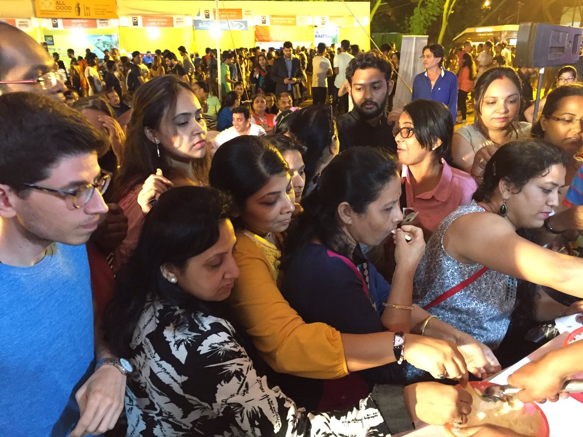 Another fab demo at @htKGAF with chef Alyssa from <a href="/bonoicecream/">Bonoboutiqueicecream</a> #FoodAtKGAF