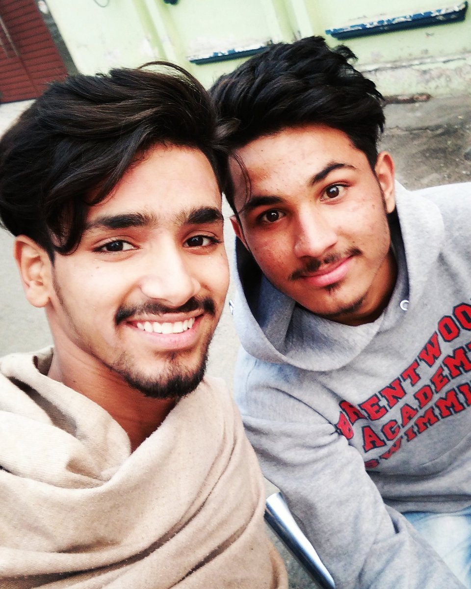 baunkul's tweet photo. #free #time #selfieparty https://t.co/oqbLSbAab9