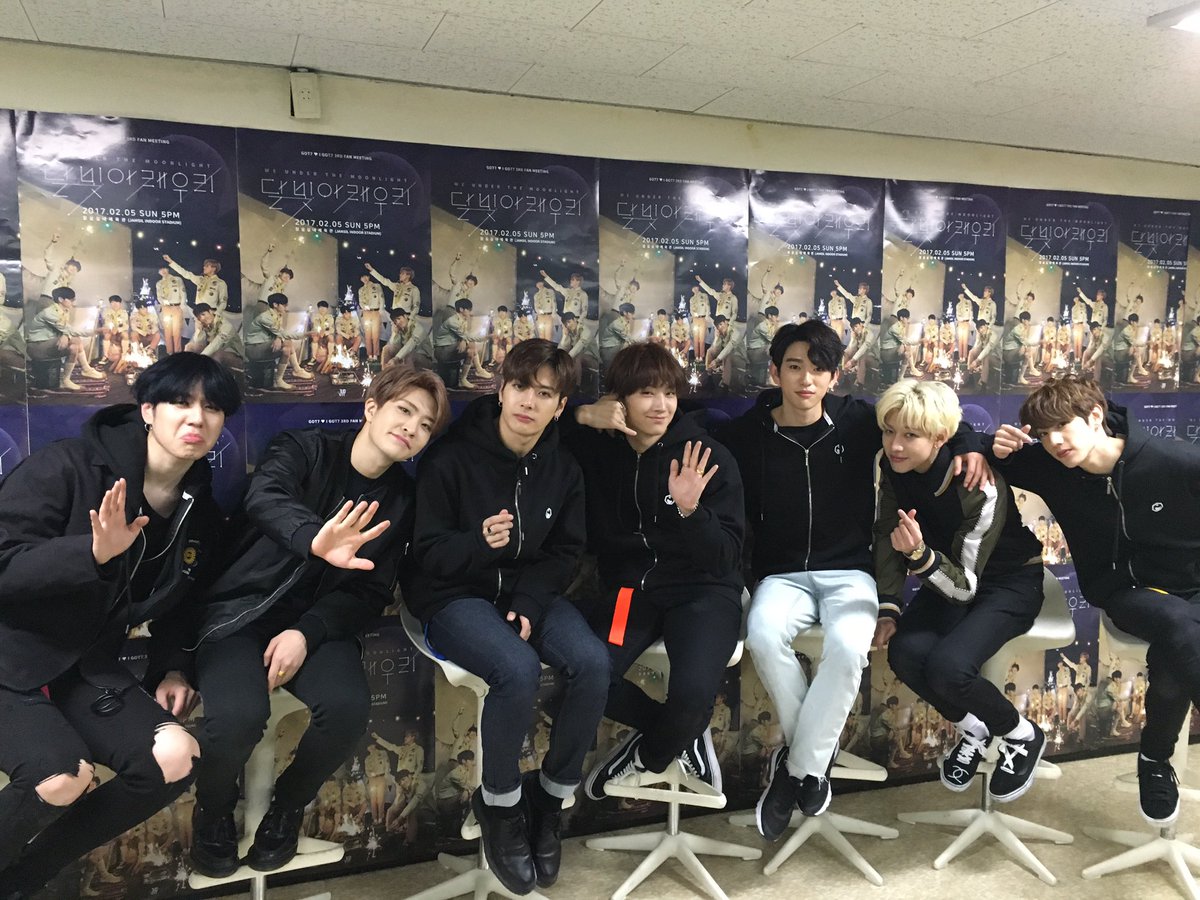 GOT7Official's tweet photo. GOT7 <달빛아래우리> 
아쉽지만 끝!
갓세븐은 영원히 인.무.아!
아가새도 영원히 세.터.갓!
조심히 돌아가세요~
도착하면 도착했다고 멘션 날리기!
#GOT7 #달빛아래우리 https://t.co/6G8nLqJxLT