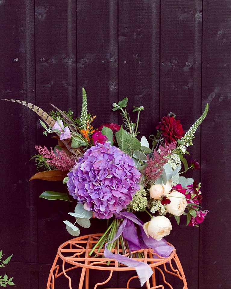BumblebeeTrust's tweet photo. Happy Sunday! Let these flowers available from @FUMSflowers brighten your day. https://t.co/gzaiP5GYjk #flowers #florist #art #beautiful https://t.co/ushTSvUsIU