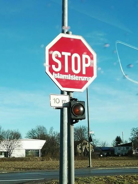 DerSchild's tweet photo. Im oberbayerischen #Erding haben Stoppschilder nun noch einen weiteren Nutzen: Sie rufen dazu auf, die #Islamisierung zu stoppen. #DerSchild https://t.co/9EWGHVdqhS