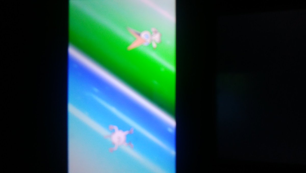 JtdtMhdmpjmt's tweet photo. 抽選でビクティニあたりました！画像のボケがエラいことになってますがラッキーです
みなさんもこの方が抽選してるときは是非参加してください！ https://t.co/Ke225G7xjc