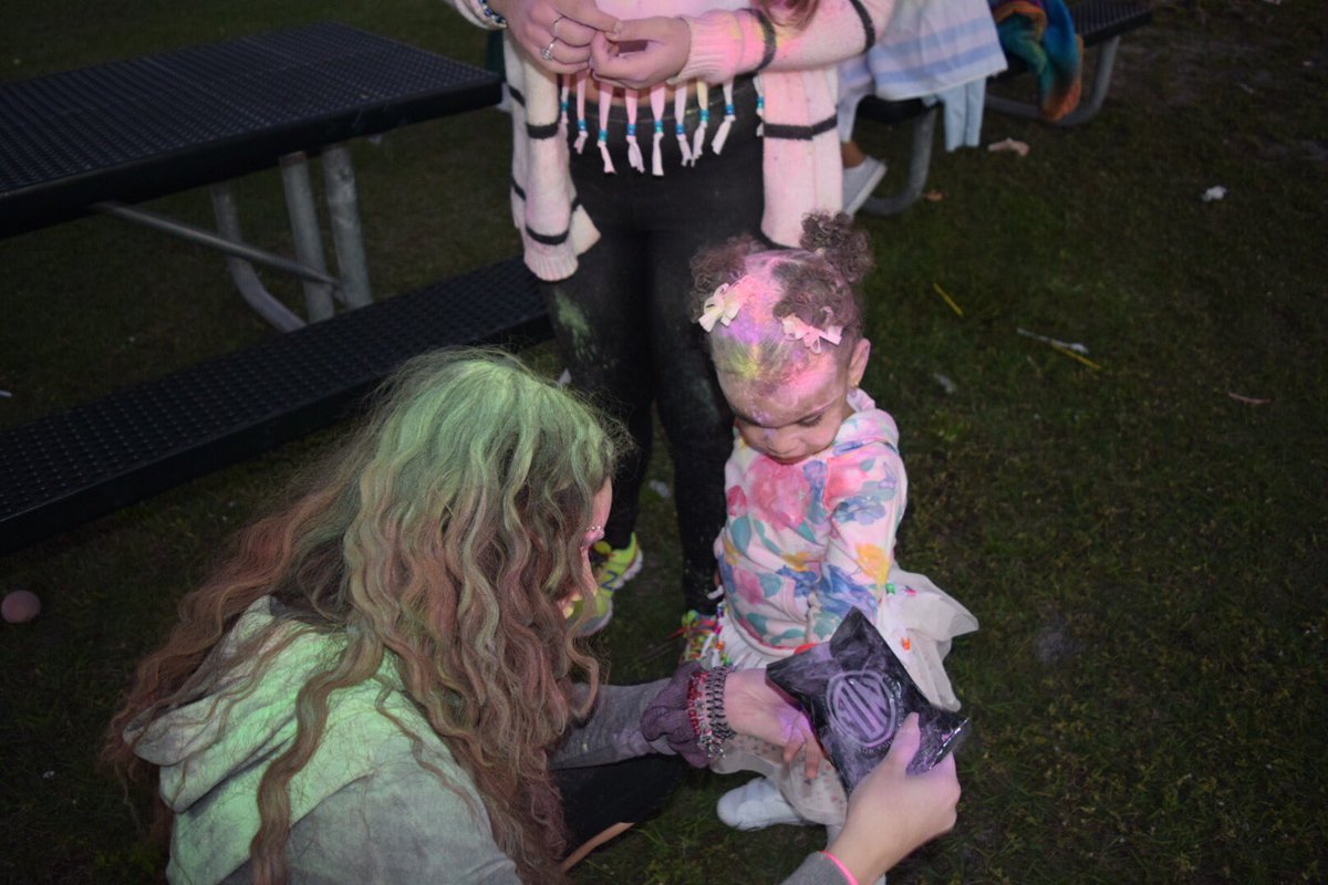 Hazel Marie tweet media